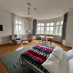 Gutshaus Herrmannsdorf Εξοχικό σπίτι *
